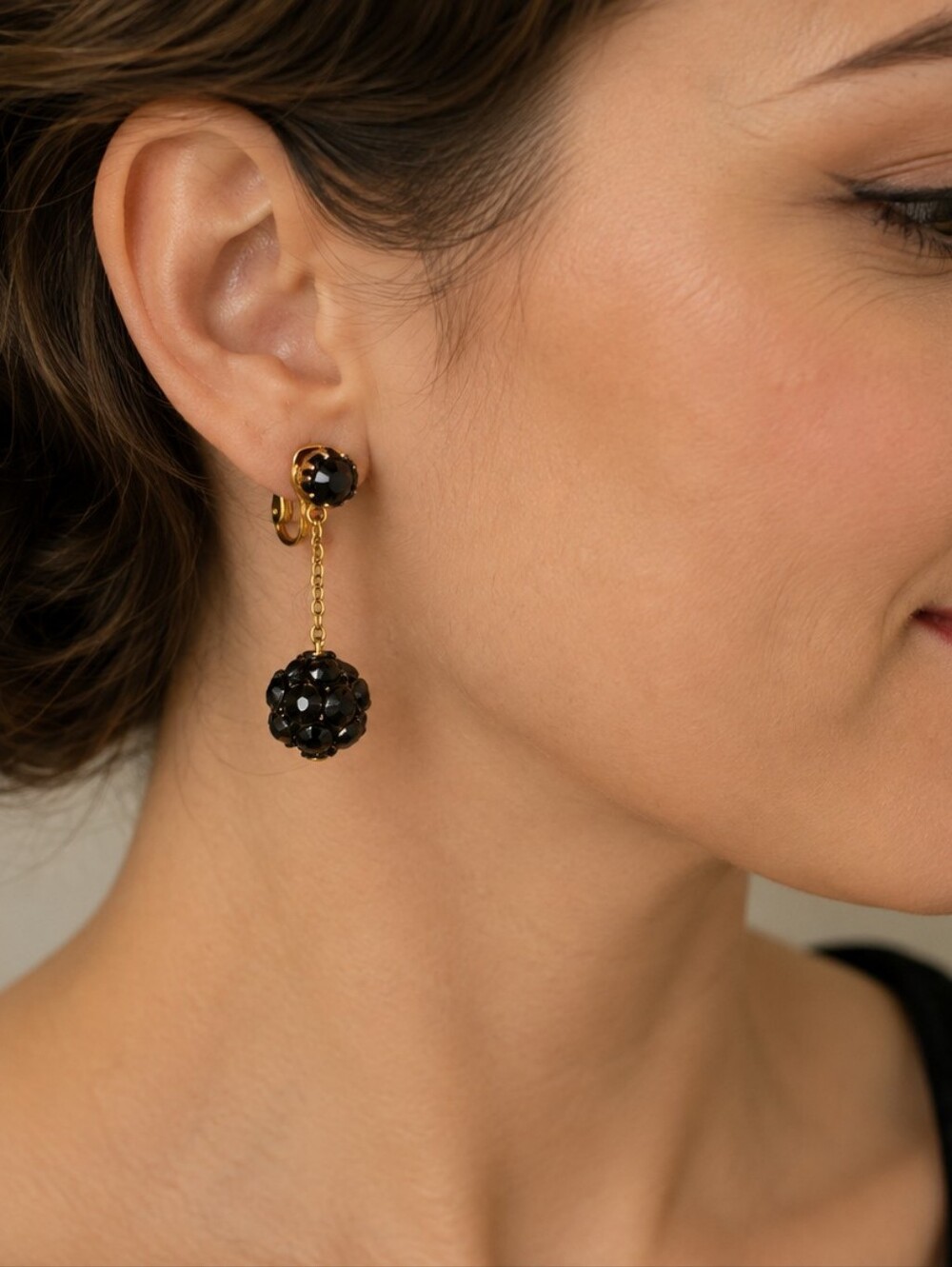 Vintage Black Rhinestone Cluster Dangle Clip On Earrings Gold Tone 1950s 60s